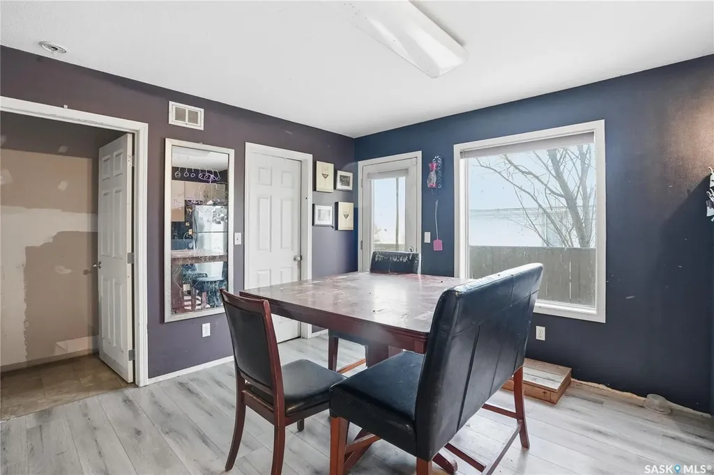 802 K Avenue N Saskatoon SK S7L 2N1