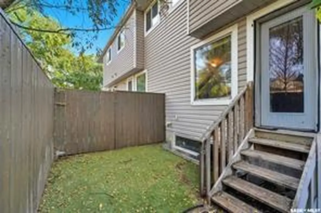 802 K Avenue N Saskatoon SK S7L 2N1