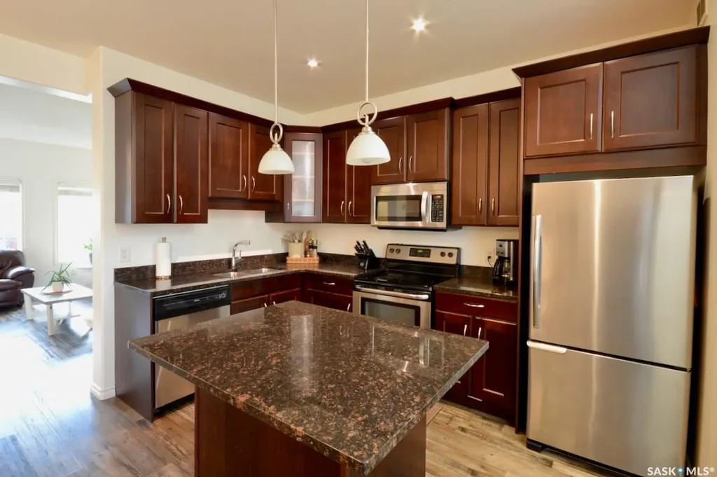 1018 Willowgrove Crescent Saskatoon SK S7W 0H7