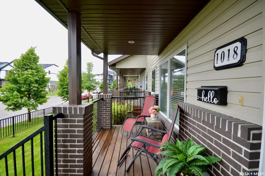 1018 Willowgrove Crescent Saskatoon SK S7W 0H7