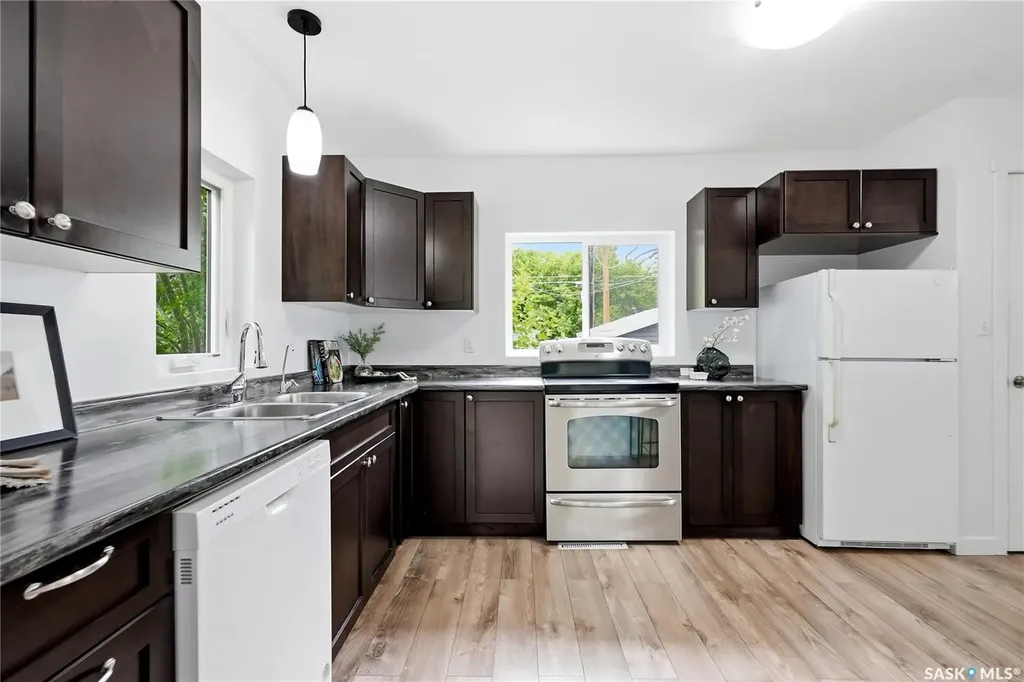 831 K Avenue N Saskatoon SK S7L 2N2