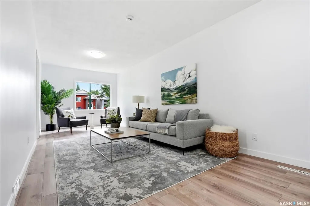 831 K Avenue N Saskatoon SK S7L 2N2