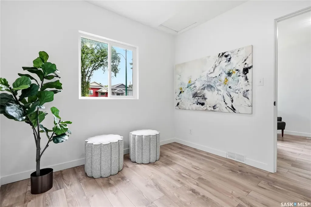 831 K Avenue N Saskatoon SK S7L 2N2