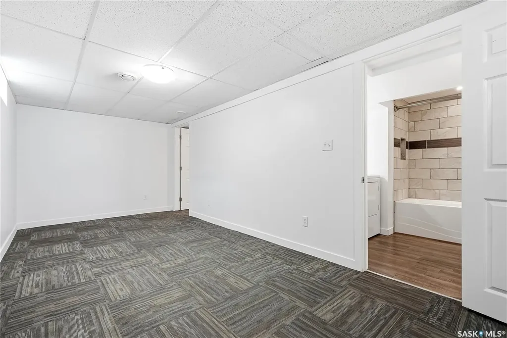 831 K Avenue N Saskatoon SK S7L 2N2