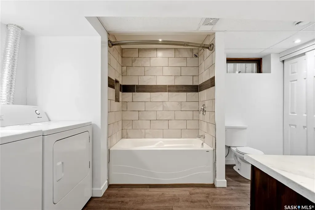 831 K Avenue N Saskatoon SK S7L 2N2