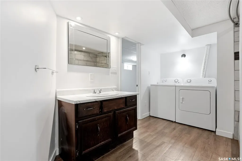 831 K Avenue N Saskatoon SK S7L 2N2