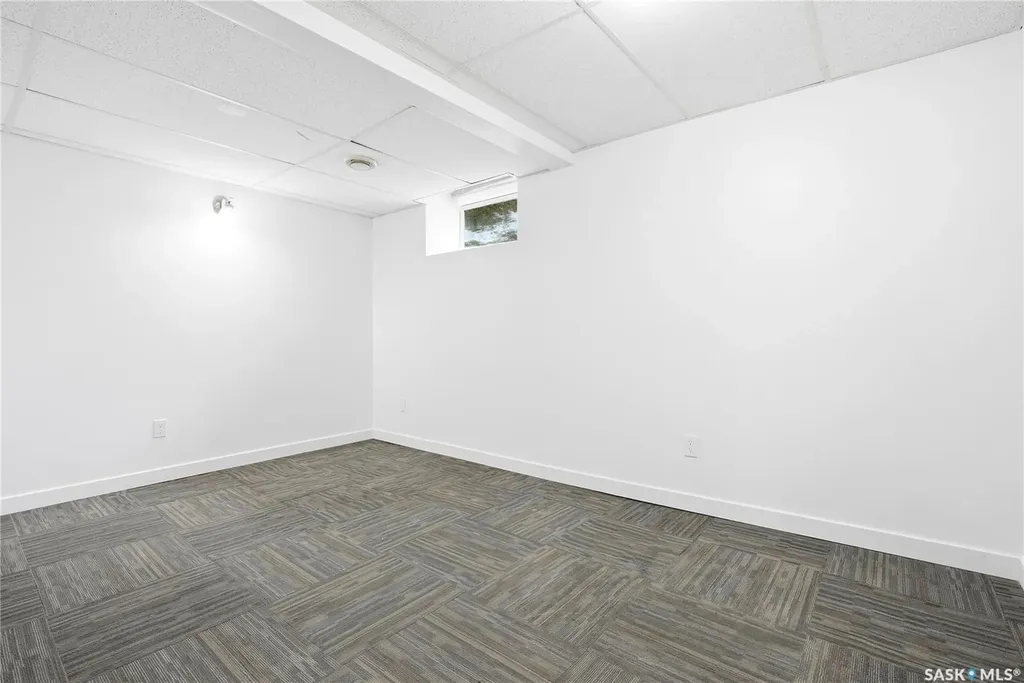 831 K Avenue N Saskatoon SK S7L 2N2