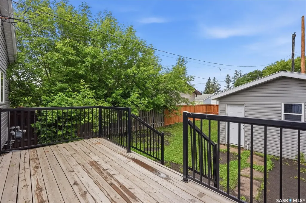 831 K Avenue N Saskatoon SK S7L 2N2