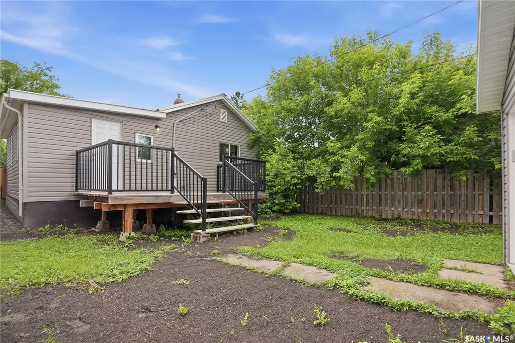 831 K Avenue N Saskatoon SK S7L 2N2