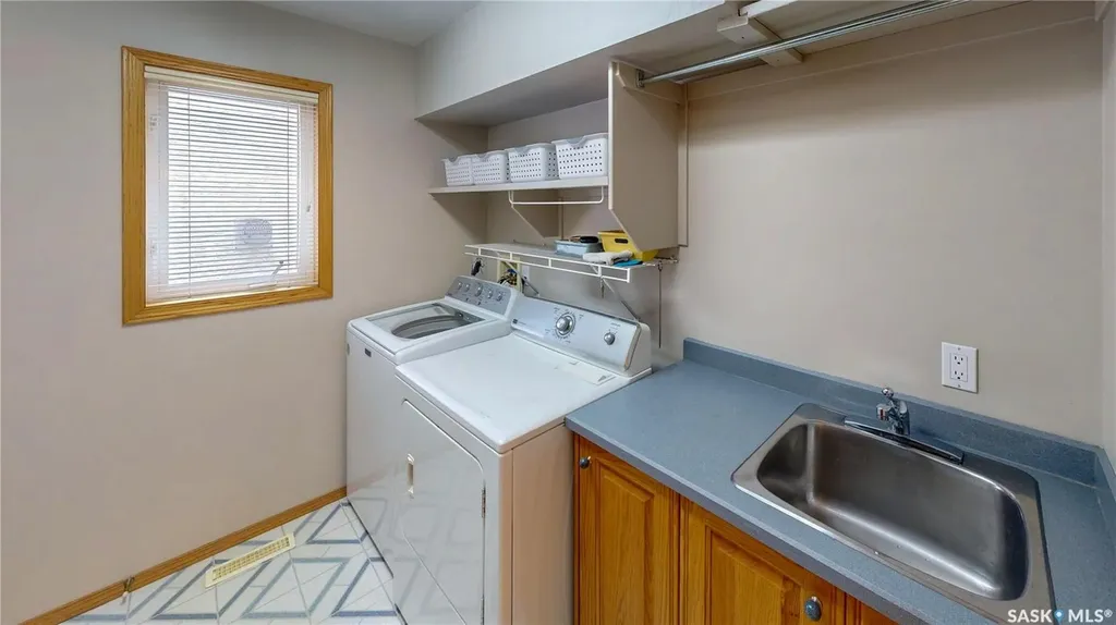3254 Peyson Bay E Regina SK S4V 2W8