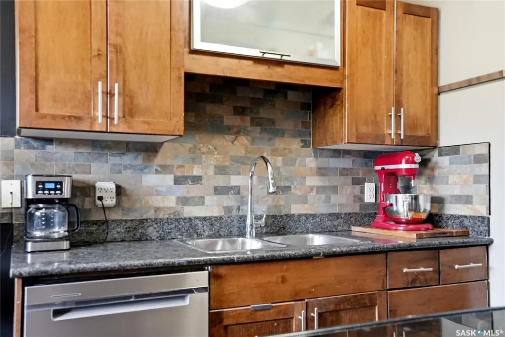 115 Acadia Drive Saskatoon SK S7H 4T8