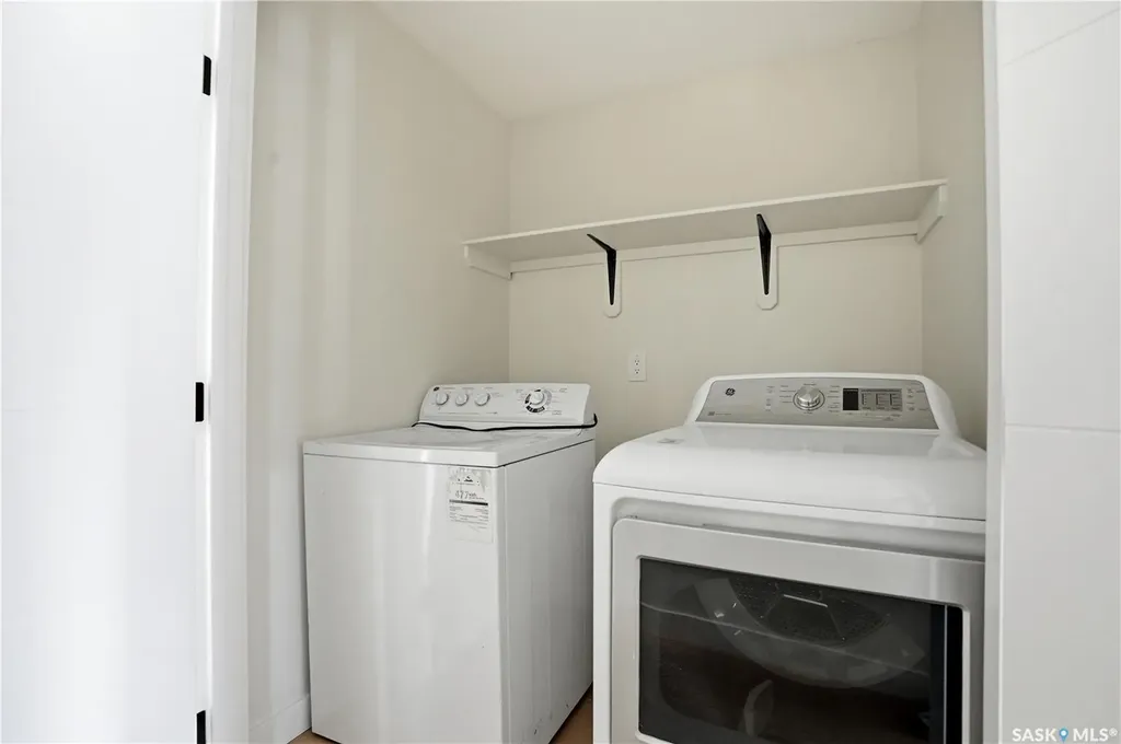 116 (114) Hall Crescent Saskatoon SK S7L 7G6