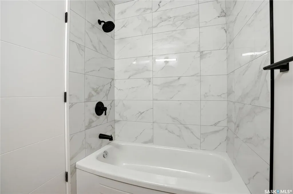 116 (114) Hall Crescent Saskatoon SK S7L 7G6