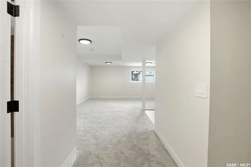 116 (114) Hall Crescent Saskatoon SK S7L 7G6