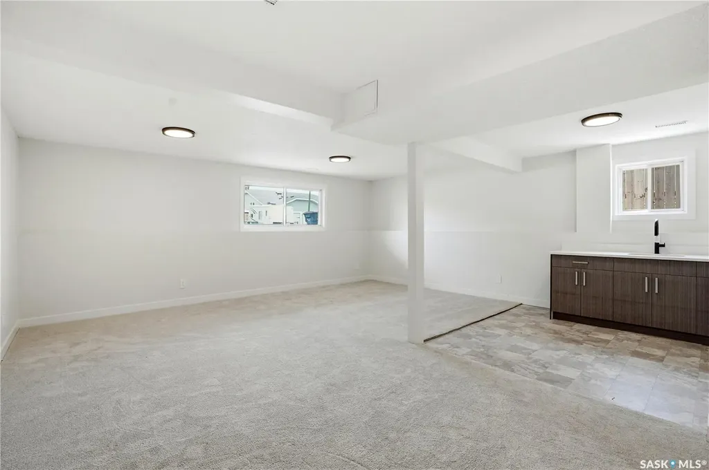 116 (114) Hall Crescent Saskatoon SK S7L 7G6