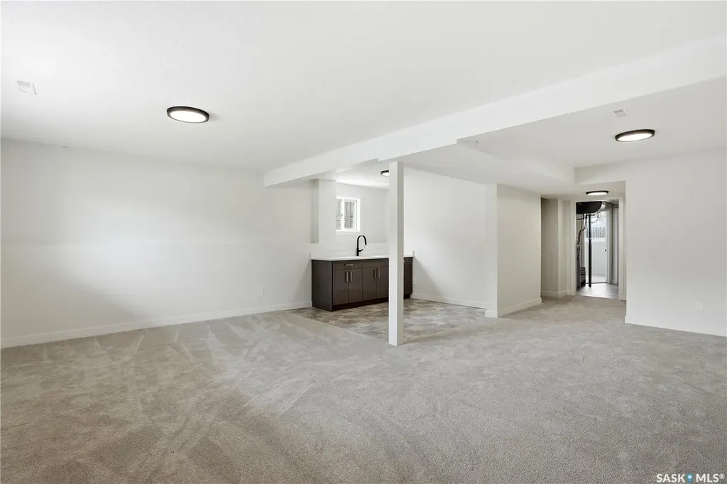 116 (114) Hall Crescent Saskatoon SK S7L 7G6