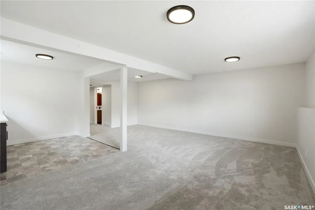 116 (114) Hall Crescent Saskatoon SK S7L 7G6