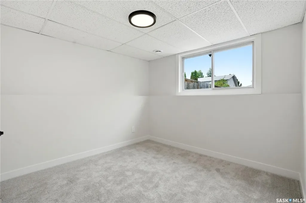 116 (114) Hall Crescent Saskatoon SK S7L 7G6