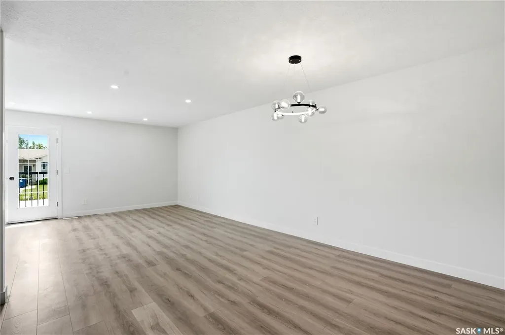 116 (114) Hall Crescent Saskatoon SK S7L 7G6