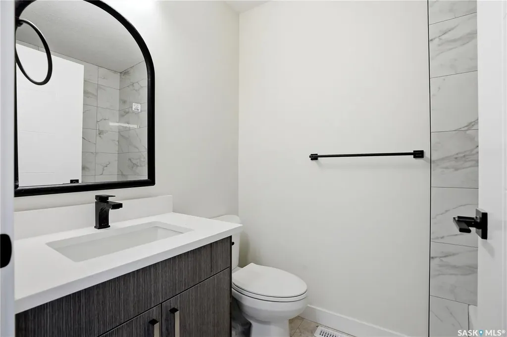 116 (114) Hall Crescent Saskatoon SK S7L 7G6
