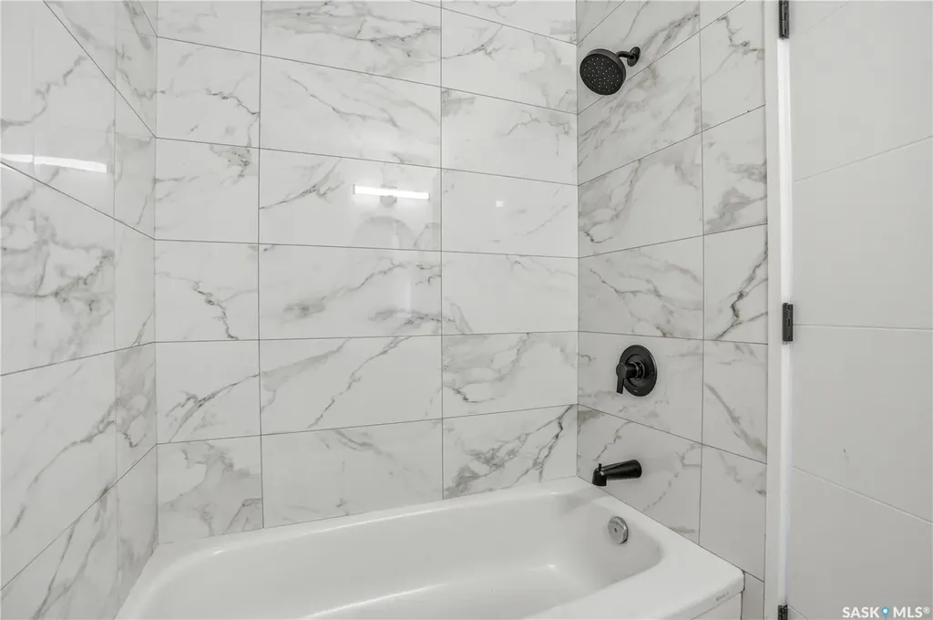 116 (114) Hall Crescent Saskatoon SK S7L 7G6