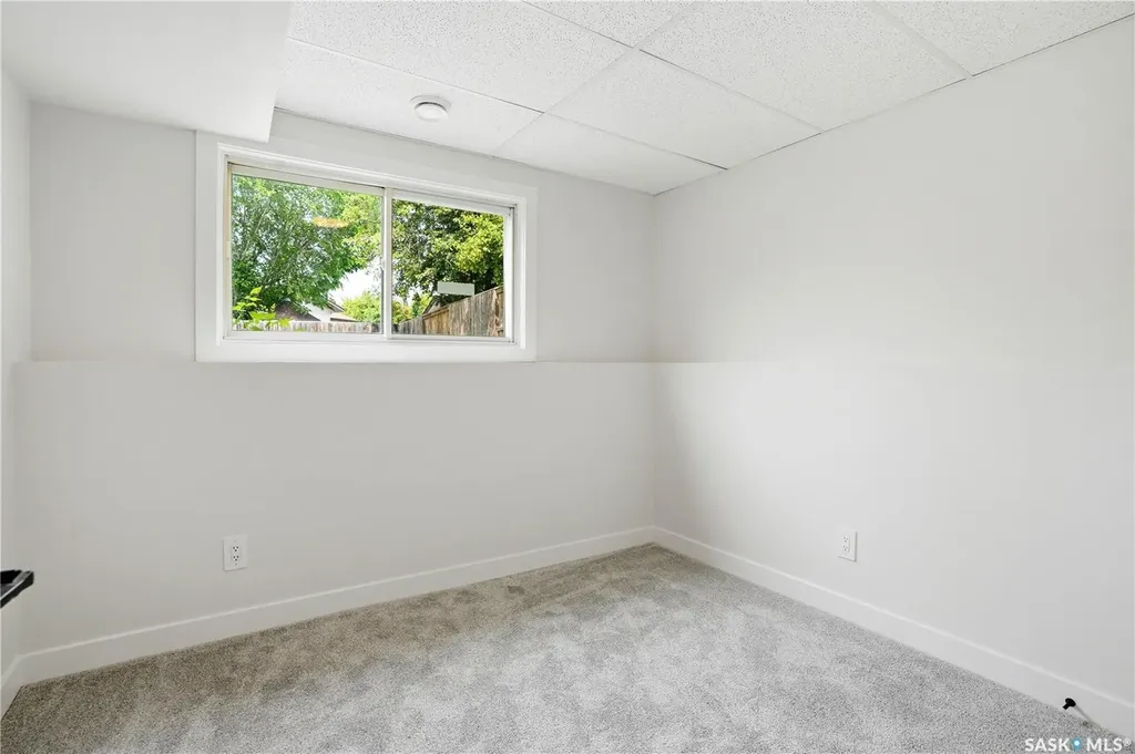 116 (114) Hall Crescent Saskatoon SK S7L 7G6