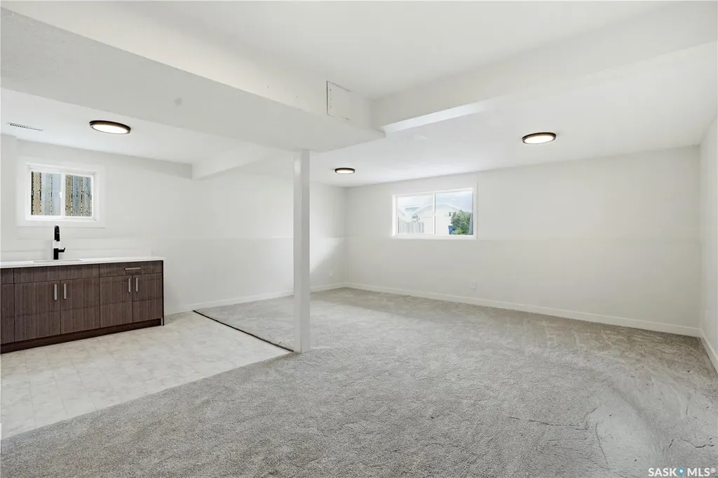 116 (114) Hall Crescent Saskatoon SK S7L 7G6