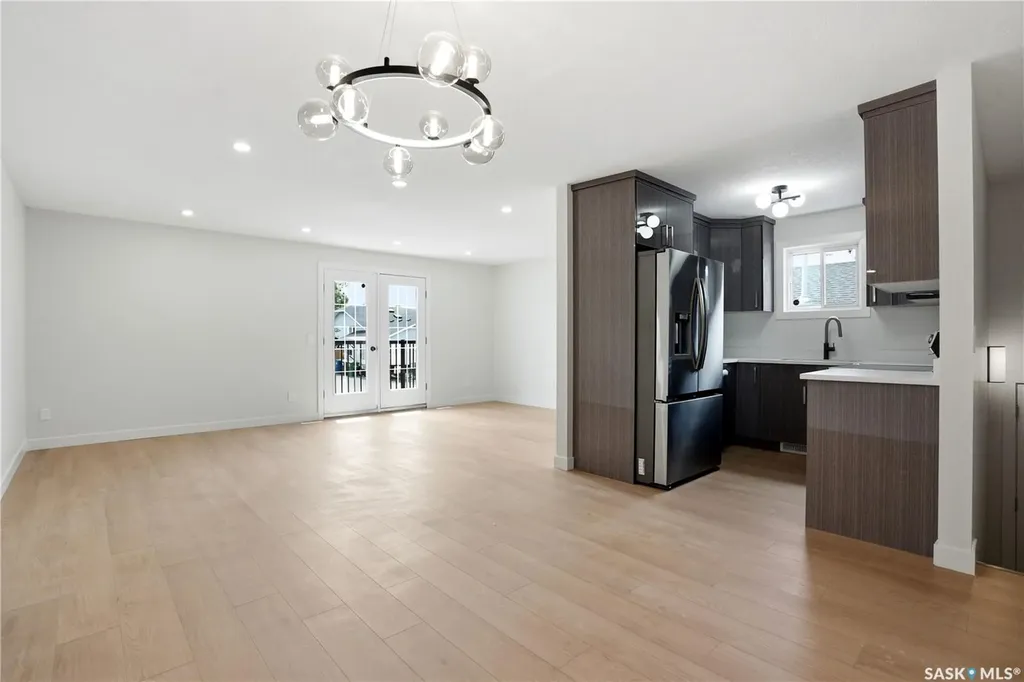 116 (114) Hall Crescent Saskatoon SK S7L 7G6
