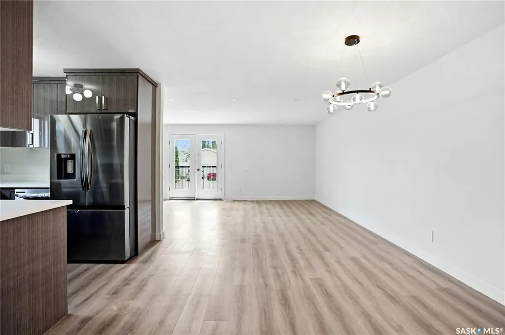 116 (114) Hall Crescent Saskatoon SK S7L 7G6