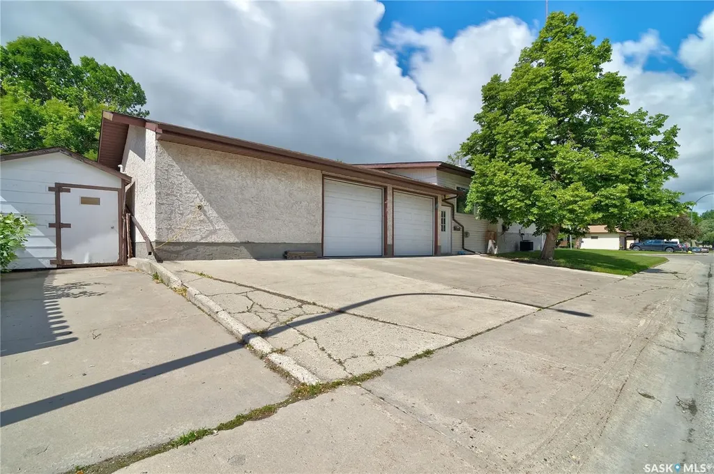 3003 Doan Drive Regina SK S4V 1H6