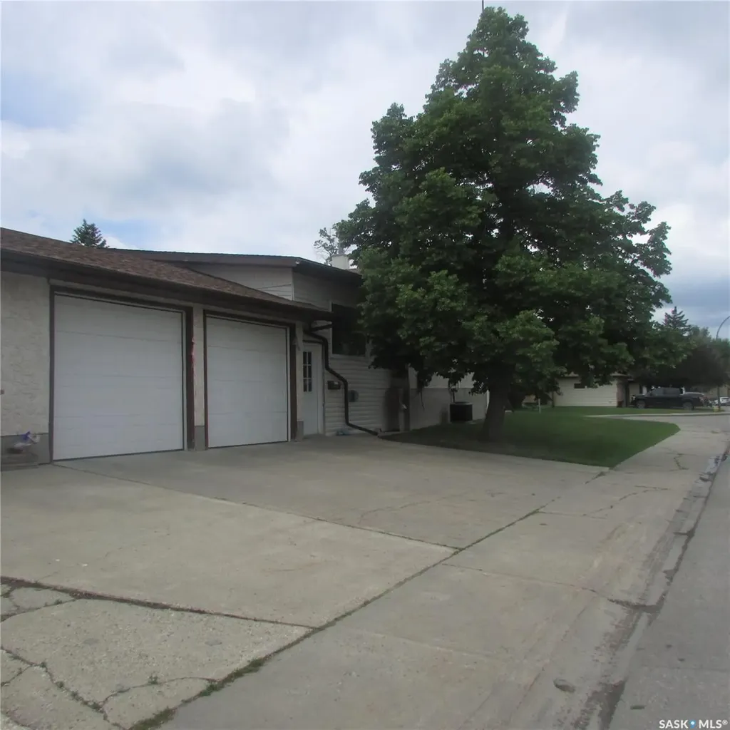 3003 Doan Drive Regina SK S4V 1H6