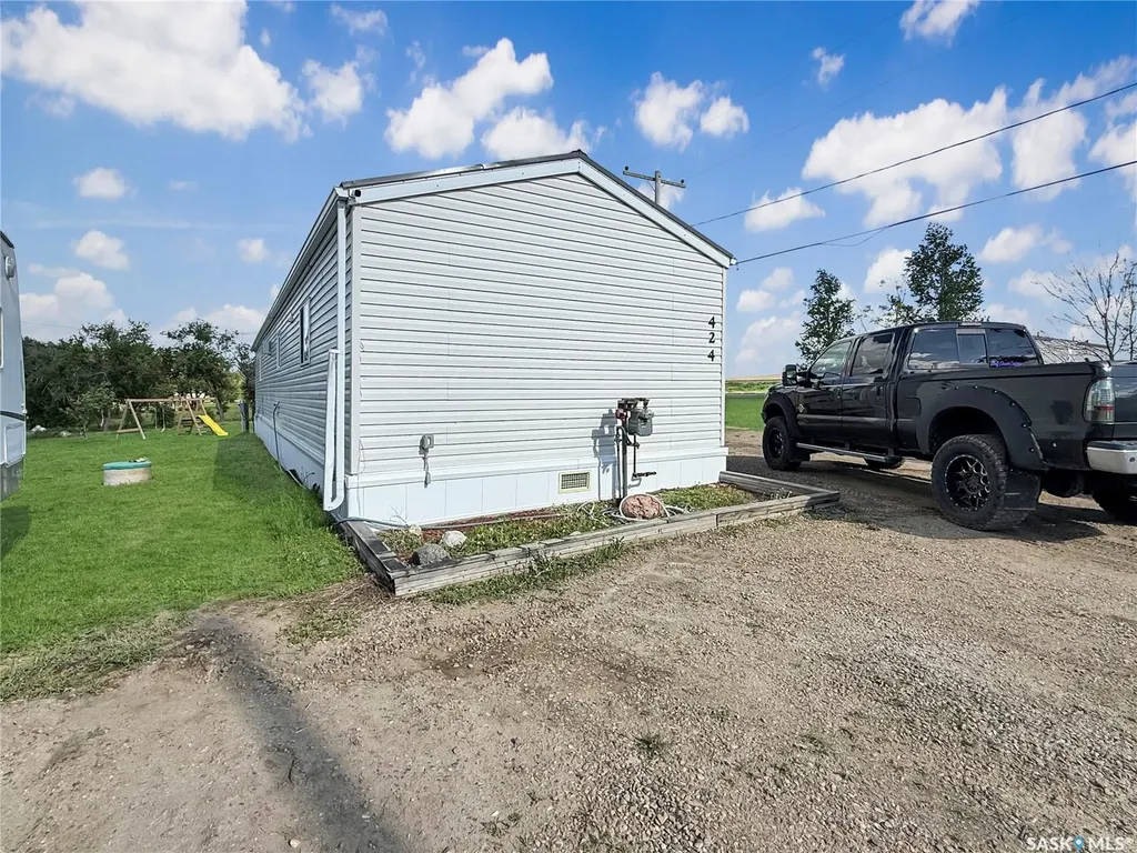 424 Jerome Street Webb SK S0N 2X0