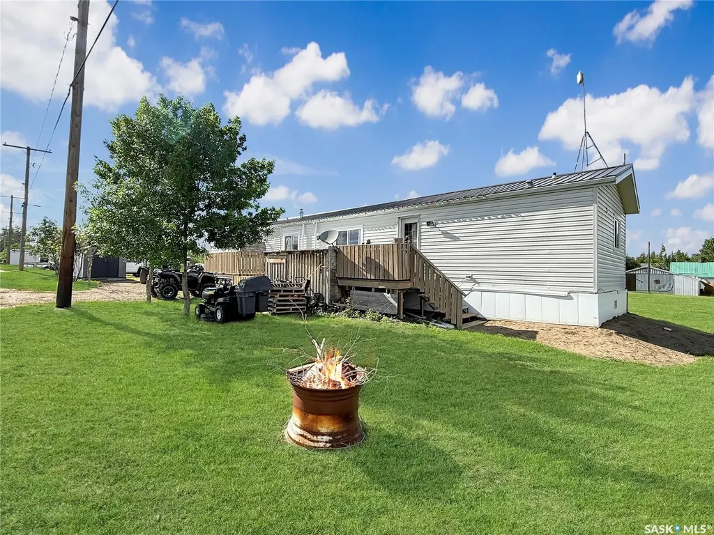 424 Jerome Street Webb SK S0N 2X0