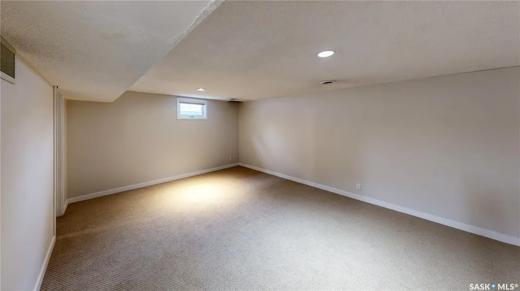 50 Lowry Place Regina SK S4S 6C7