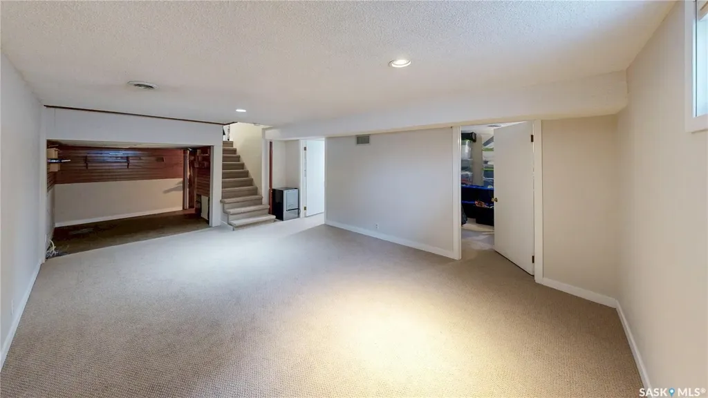 50 Lowry Place Regina SK S4S 6C7