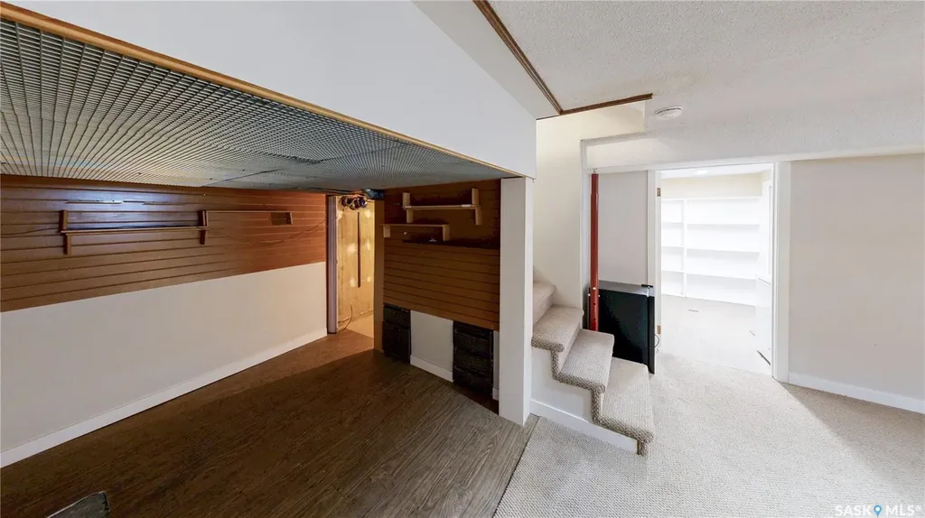 50 Lowry Place Regina SK S4S 6C7