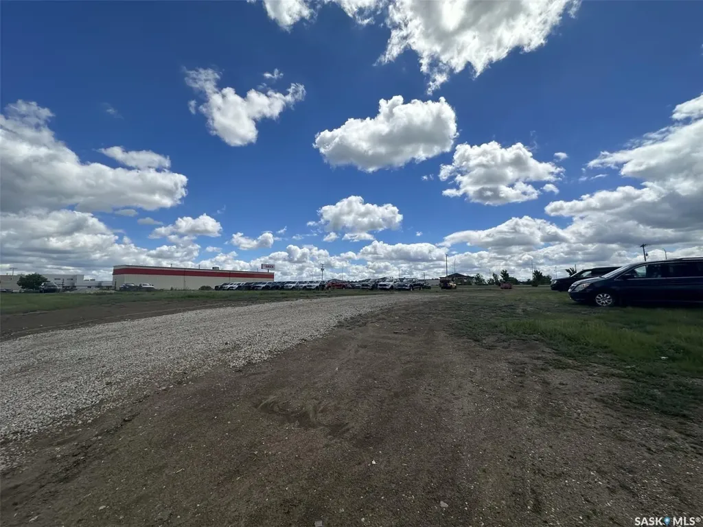 3 Mckenzie Lane Moose Jaw SK S6J 1M6