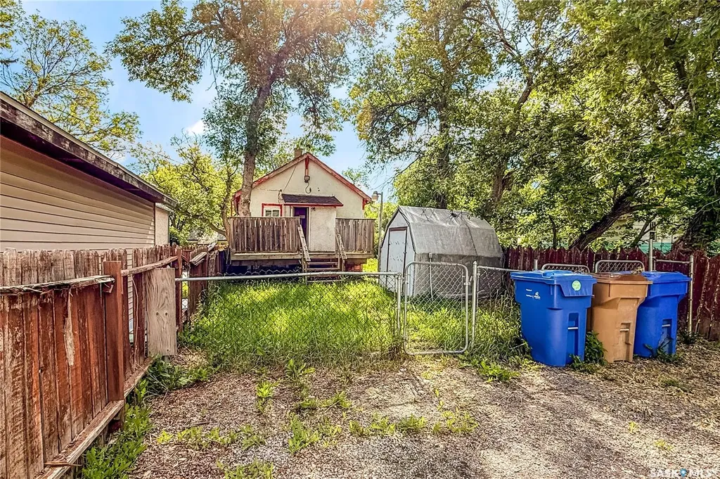 1132 Queen Street Regina SK S4T 4B2