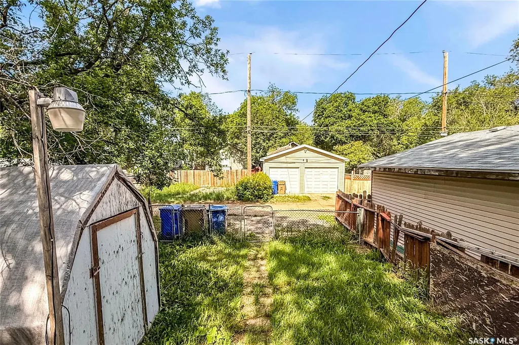 1132 Queen Street Regina SK S4T 4B2