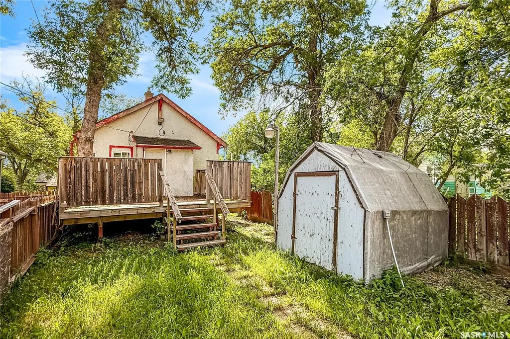 1132 Queen Street Regina SK S4T 4B2