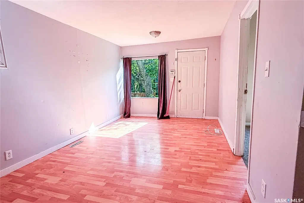 1132 Queen Street Regina SK S4T 4B2