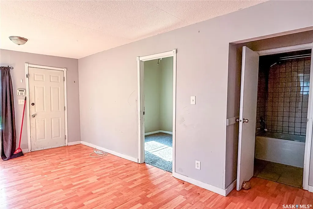 1132 Queen Street Regina SK S4T 4B2