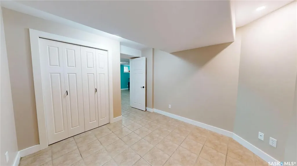 279 Rutherford Crescent Saskatoon SK S7N 4X5