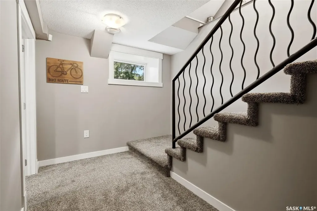 2467 Atkinson Street Regina SK S4N 3X6