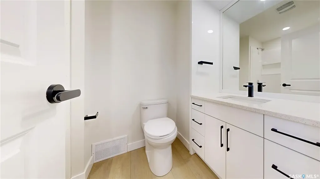 3022 Lacon Street Regina SK S4N 2A8