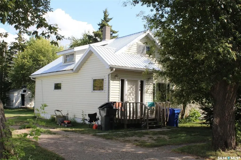508 1st Avenue E Lampman SK S0C 1N0