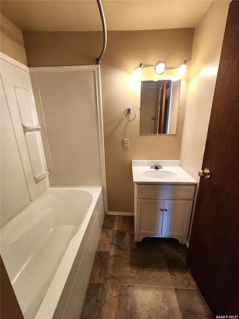 508 1st Avenue E Lampman SK S0C 1N0