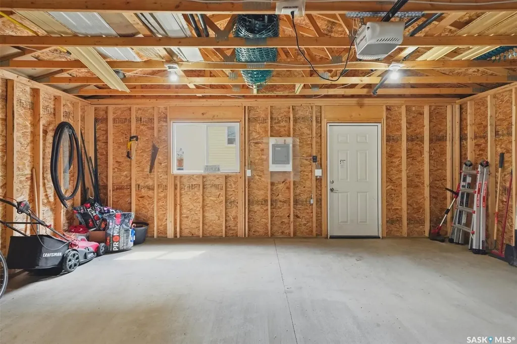 187 Newton Way Saskatoon SK S7V 0N6