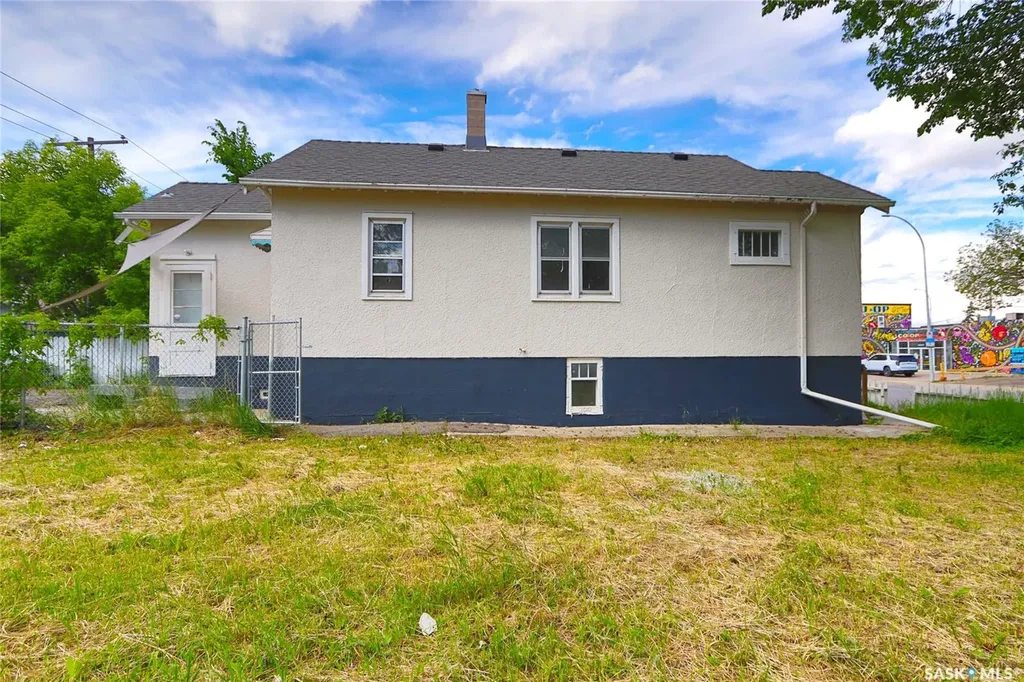 1824 Winnipeg Street Regina SK S4P 1G2