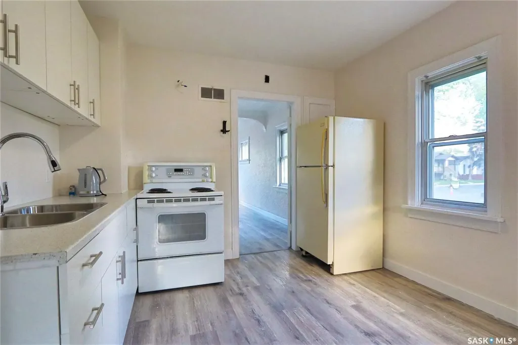 1824 Winnipeg Street Regina SK S4P 1G2